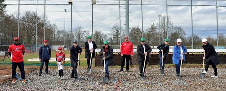 Baustart mit 1. Spatenstich beim Turnverein Cannstatt 1846 e.V